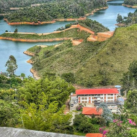 Hotel Bahia Del Faro Guatape Exterior photo