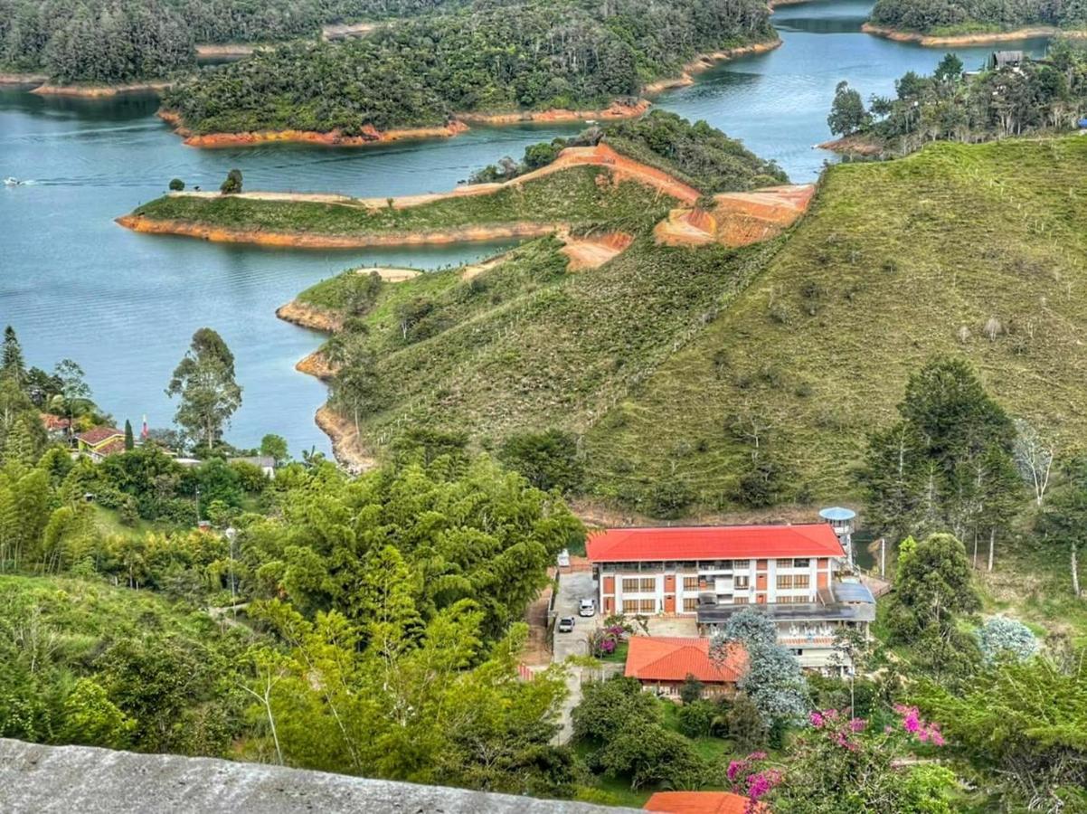 Hotel Bahia Del Faro Guatape Exterior photo