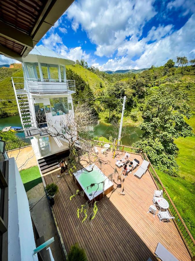 Hotel Bahia Del Faro Guatape Exterior photo