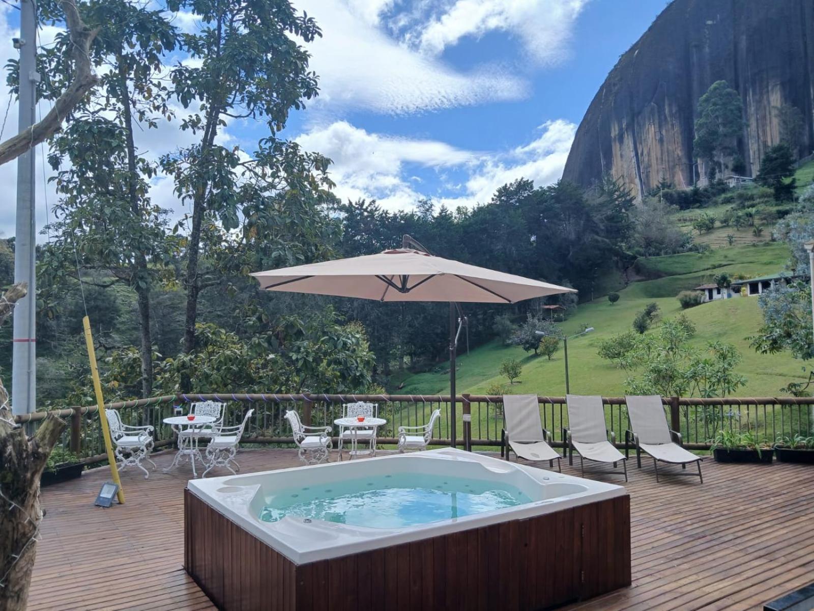 Piedra Del Penol Hotel Guatape Exterior photo