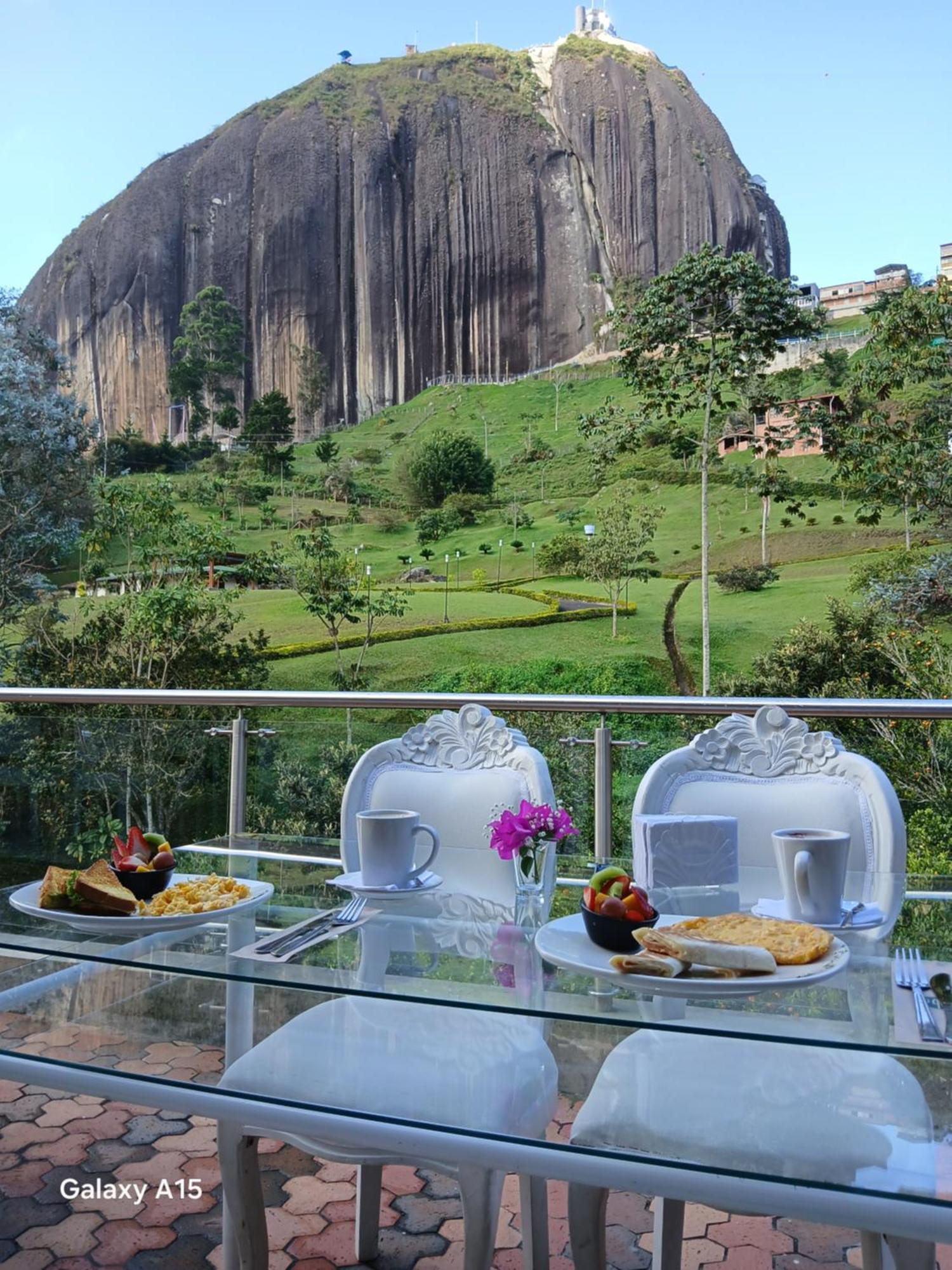 Piedra Del Penol Hotel Guatape Exterior photo